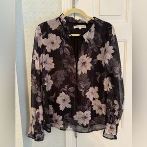 cupcakes & cashmere Ashlynn Tie Neck Detail Shine Floral Blouse